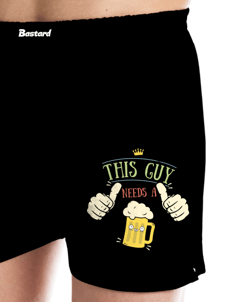 This guy needs a beer férfi alsó nadrág Black