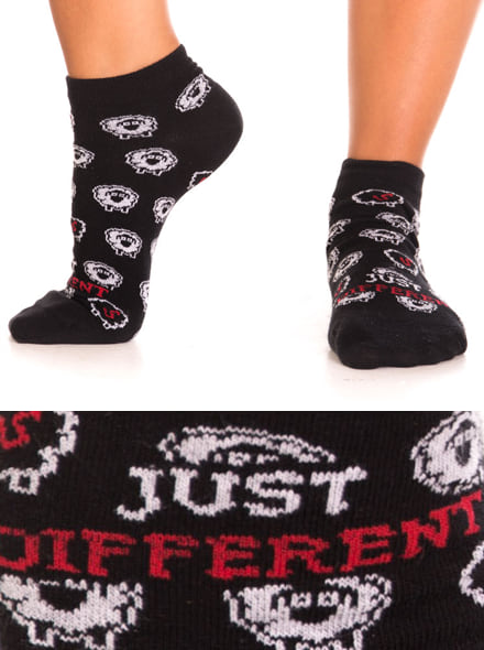 Fekete bárány bokazokni