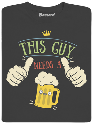 This guy needs a beer férfi hosszú ujjú póló Dark Grey